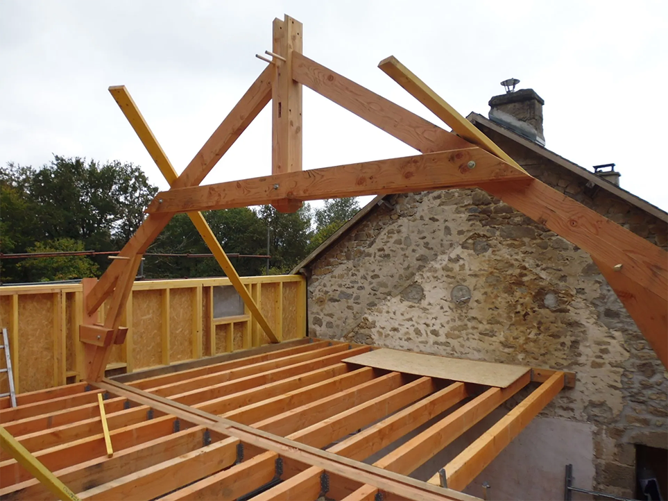 Charpente bois près de Gouzon